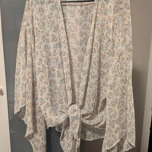 Fantastic Fawn Floral Kimono Top - Cream and Blue